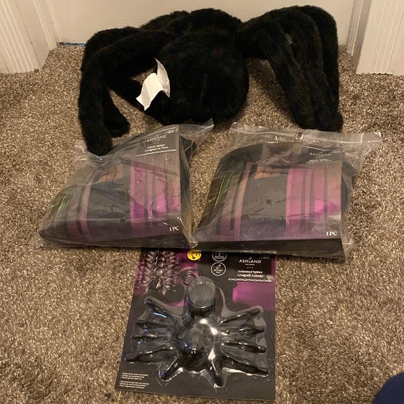 Ashland Halloween Decor 1 Spider Pillow 2 Fabric Spiders & 1 Animated Spider NEW - Picture 1 of 6